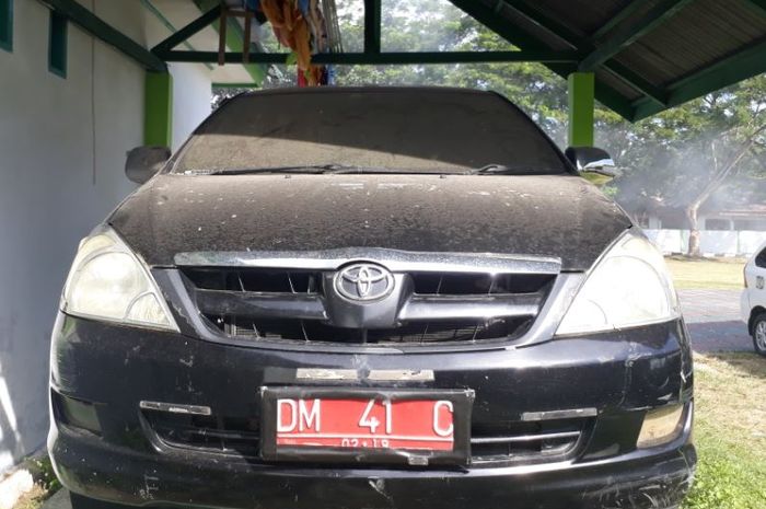 Toyota Kijang Innova G bensin 2005 dilelang KPKNL Gorontalo