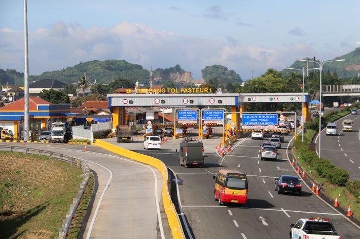 Ruas Jalan Tol Cipularang dan Ruas Jalan Tol Padaleunyi