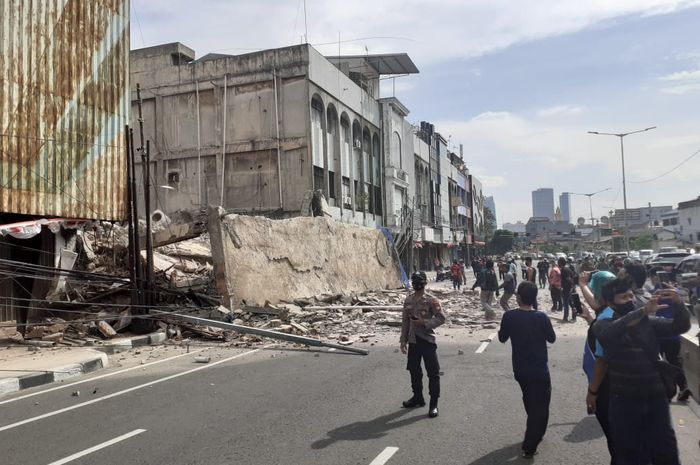 Bangunan rubuh di Jl Kyai Caringin, Jakpus, Kamis (3/9/2020).