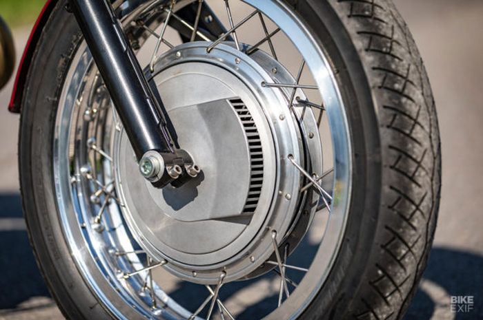 Ilustrasi motor dengan rem tromol