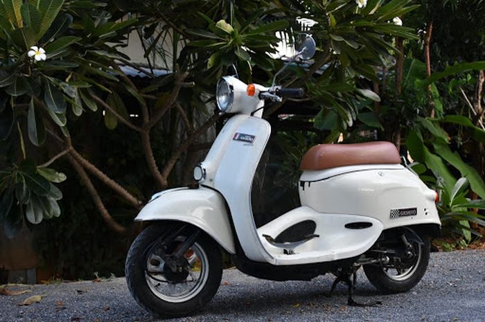 penampilan skuter Honda Giorcub yang mirip Vespa.