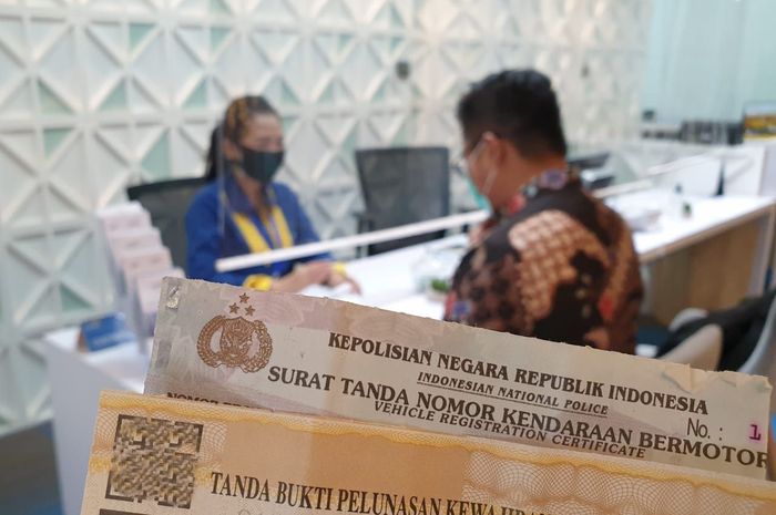 Ilustrasi pembayaran pajak STNK : Pemutihan pajak kendaraan bermotor di daerah Jawa Barat (Jabar) pada pertengahan 2022.