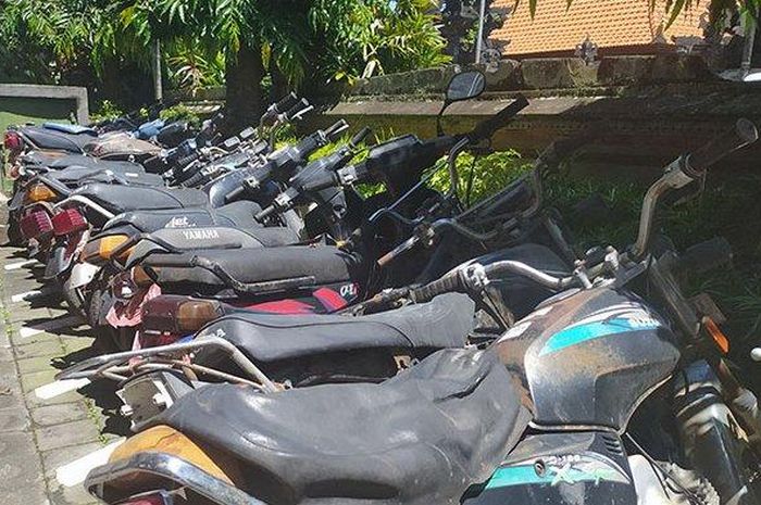 Suzuki A100 X-Super, RC100, Honda Win sampai Yamaha Alfa pelat merah siap dilelang, tengok kondisi ke kantor BPKPD Klungkung, Bali