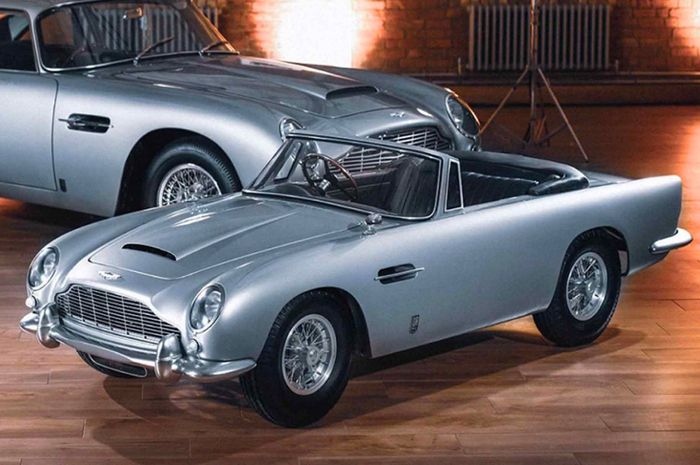 Mobil listrik mainan Aston Martin DB5 skala 2/3 bikinan The Little Car Company