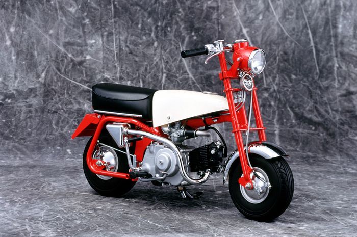 Honda Monkey Z100 generasi pertama yang hadir pada 1961 di Jepang.