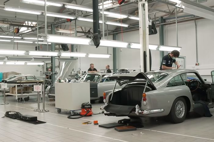 Aston Martin DB5 yang menjadi ikon sportscar klasik Inggris bakal diproduksi ulang.