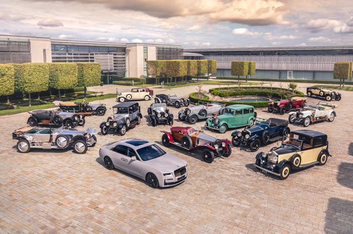 20 Rolls-Royce klasik kumpul di Goodwood, Inggris sambut generasi baru Rolls-Royce Ghost