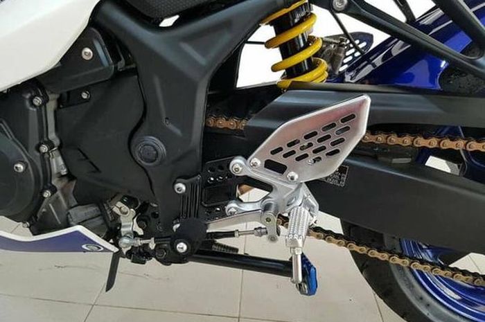 Cover gir depan standar Yamaha YZF-R25