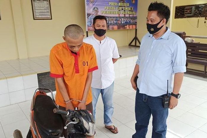 Pengantin baru kedapatan curi motor di Pasar Kuto Palembang, Kamis (10/9/2020) 