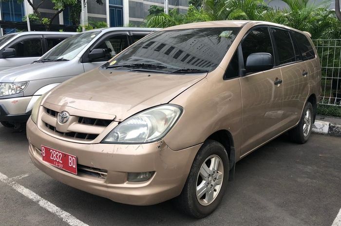 Kondisi Toyota Kijang Innova G 2005 bekas Ditjen Anggaran Kemenkeu yang dilelang.