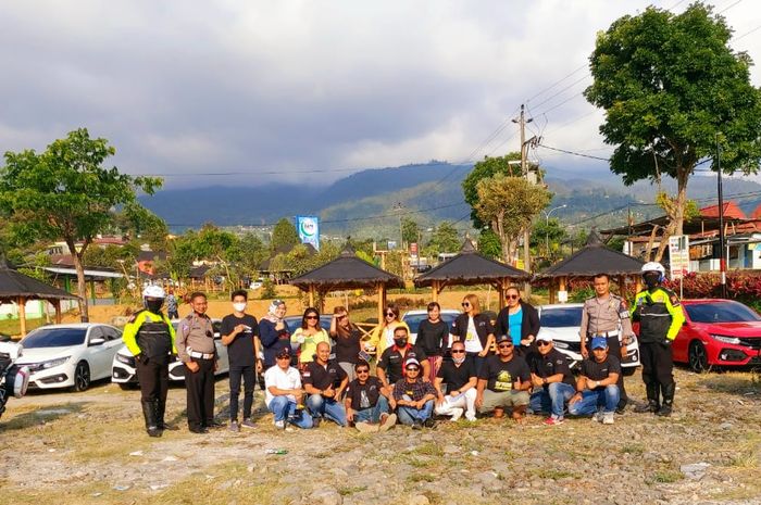 Komunitas Civic Turbonesia Chapter Jateng DIY kopdar di Tawangmangu, nikmati trabasan dengan jip