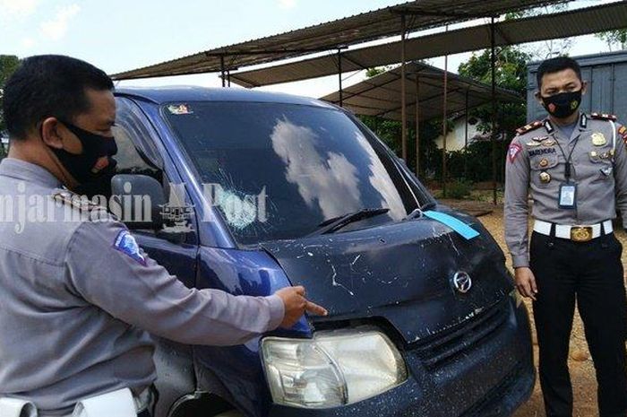 Barang bukti Daihatsu Gran Max tabrak lari Honda BeAT di Tabalong, Kalimantan Selatan