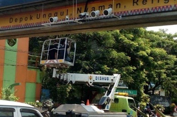 Kamera Tilang elektronik di jalan Margonda Raya Depok sudah terpasang, uji coba pekan depan