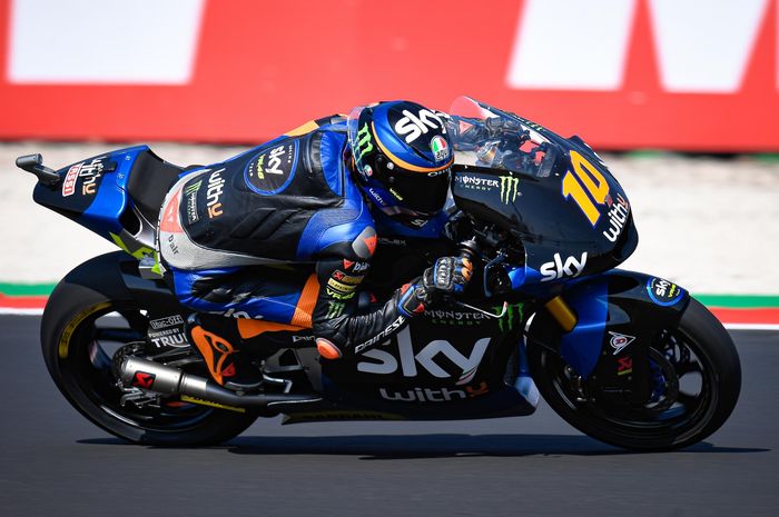 Tipis kemungkinan untuk naik ke MotoGP tahun depan, Valentino Rossi sarankan Luca Marini fokus raih gelar juara dunia Moto2 lebih dulu.