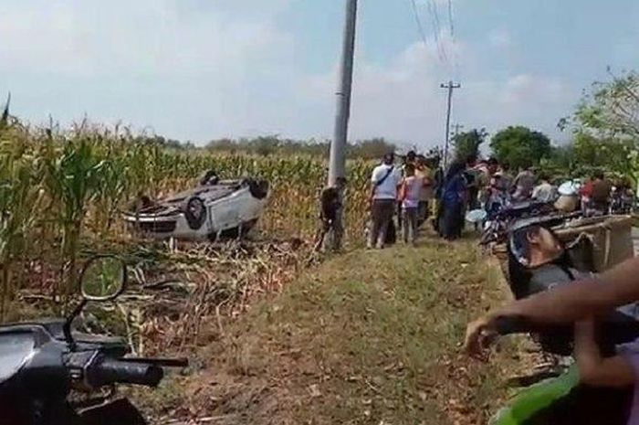 Honda Brio milik pencuri celana dalam terbalik di area perkebunan 