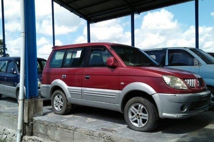 Mitsubishi Kuda dan Suzuki APV dinas Pemkab Sinjai dilelang