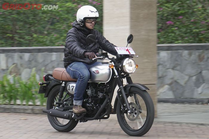 tampang Kawasaki W175 di Indonesia