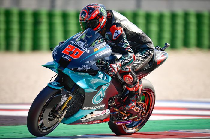 Gagal podium dan pimpin klasemen, ini alasan Fabio Quartararo kena penalti di lap terakhir MotoGP Emilia Romagna 2020.