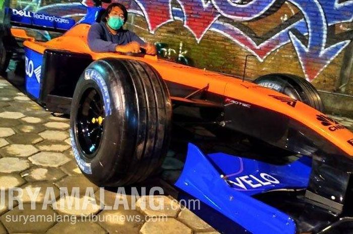 Mobil F1 hasil restorasi bengkel kabupaten Malang