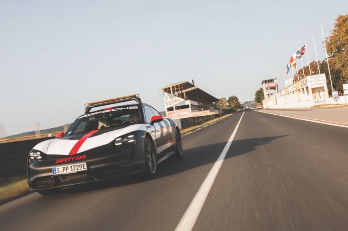 Porsche Taycan Turbo jadi Safety Car di ajang balap ketahanan 24 Hours Le Mans