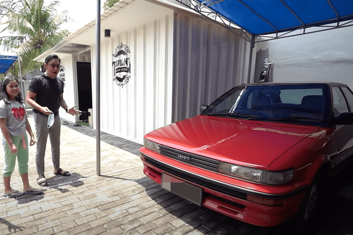 ulang tahun ke-46, Toyota Corolla Twincam Liftback jadi kado spesial Andre Taulany, ternyata emang mobil impiannya