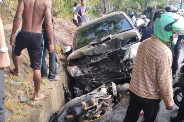 Toyota Hilux tabrak Polwan naik Yamaha NMAX sampai meninggal dunia di Papua