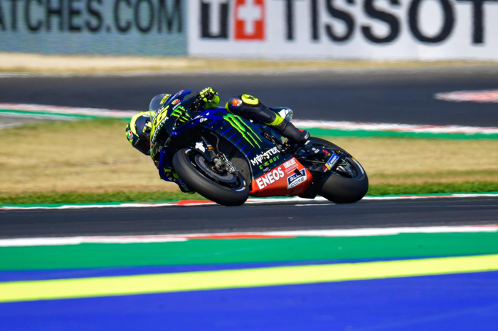 Valentino Rossi jelaskan alasan bangkit lagi usai crash MotoGP Emilia Romagna 2020