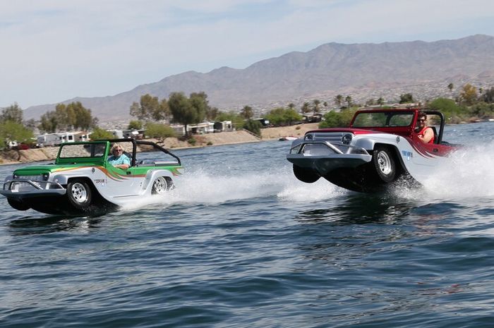 WaterCar Panther, Jeep Wrangler yang bosan di darat malah disulap jadi kendaraan amfibi, cocok buat terjang banjir?