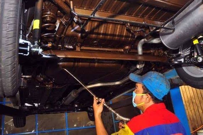 Karat sering terjadi pada kolong mobil