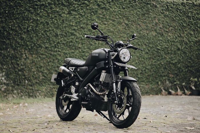 Yamaha XSR 155 makin gahar berkat pakai knalpot gantung ala scrambler.