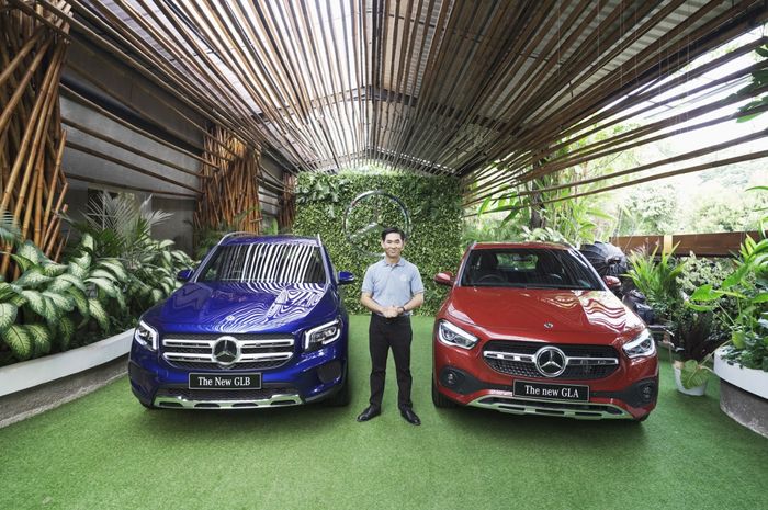 Mercedes-Benz GLA 200 Progressive Line (merah) meluncur bersama Mercedes-Benz GLB 200 Progressive Line