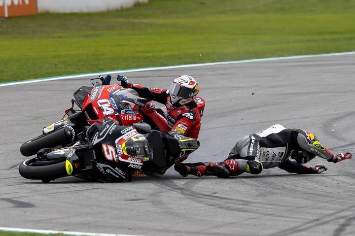 Kekecewaan Andrea Dovizioso ssetelah gagal finis di MotoGP Catalunya 2020