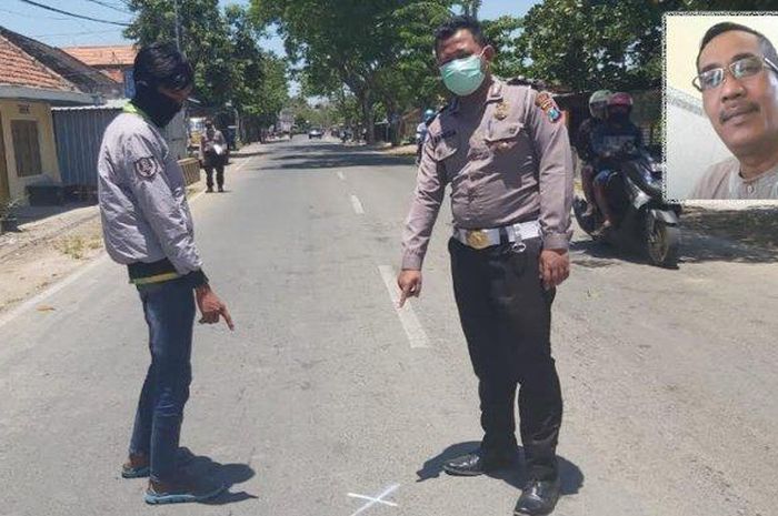 Polisi menunjukkan lokasi kecelakaan yang menewaskan Nurul Askin, kades Metatu, Kecamatan Benjeng, kabupaten Gresik. (inset: Nurul Askin semasa hidup) 