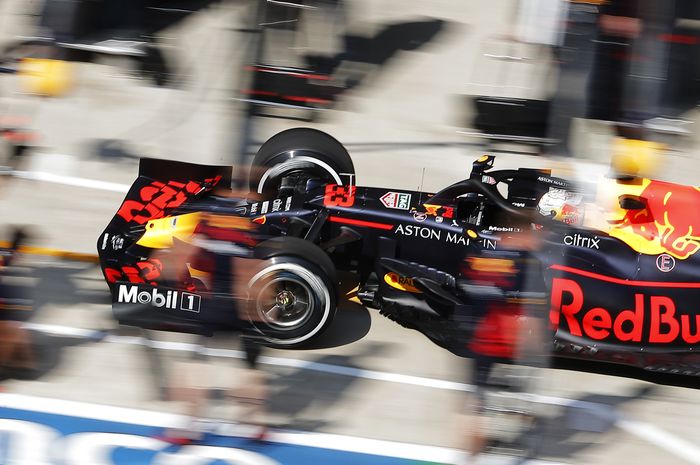 Red Bull Racing mengalami masalah elektrikal sepanjang balapan F1 Rusia