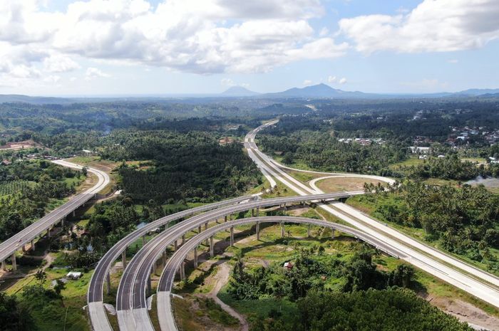 Jalan Tol Manado-Bitung ruas Manado-Danowudu diresmikan Presiden Joko Widodo