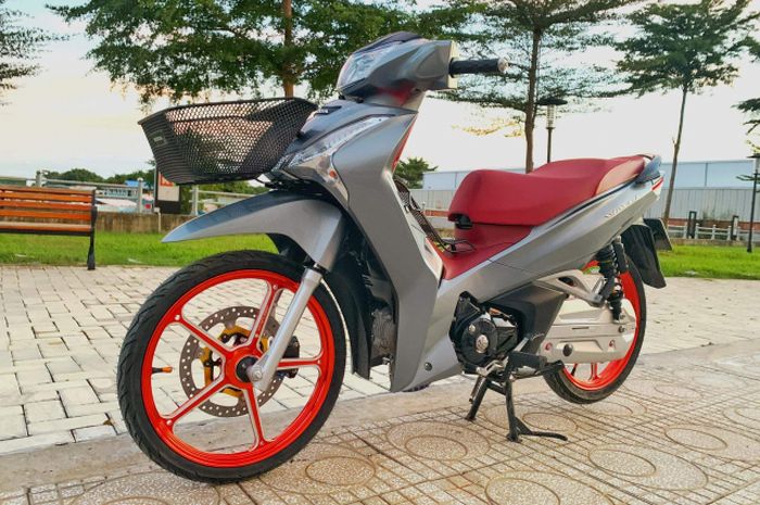 Honda Future 125 Kian Menawan, Dimodif Pakai Part-part Istimewa ...