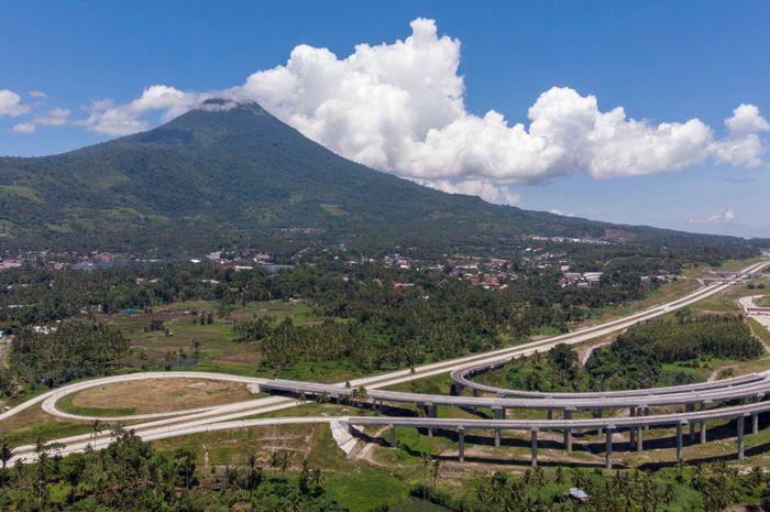 Jalan Tol Manado-Bitung Ruas Manado-Danowudu 
