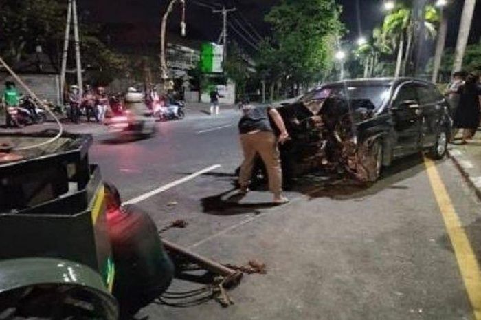 Honda HR-V yang dikemudikan Kadek Subamia, seorang anggota polisi, kecelakaan di Sunset Road Bali (26/09/2020)