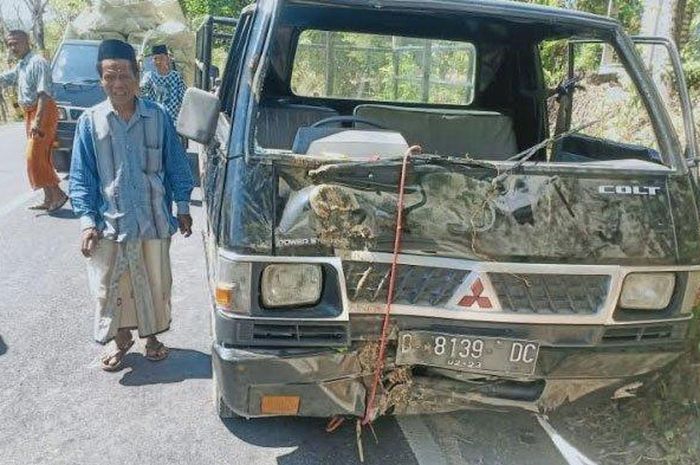 Mitsubishi L300 terjun jurang di Pamekasan, Madura