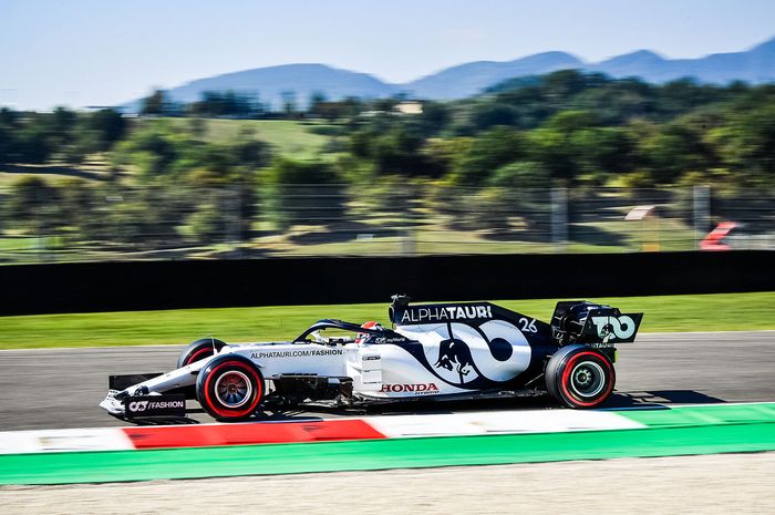 Ilustrasi tim AlphaTauri 