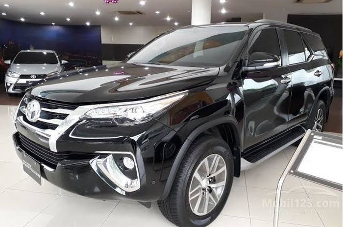 Toyota Fortuner 4x4 2.4 VRZ AT Diesel