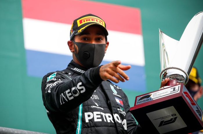 raih kemenangan ke-91 di F1 Eifel 2020, Lewis Hamilton makin kuat di puncak klasemen