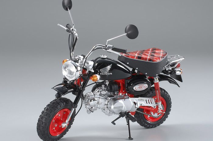 tampilan miniatur Tamiya Honda Monkey 40th Anniversary