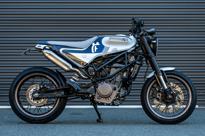 Husqvarna Vitpilen 401 street tracker