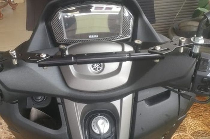 Bracket multifungsi terpasang di All New Yamaha NMAX