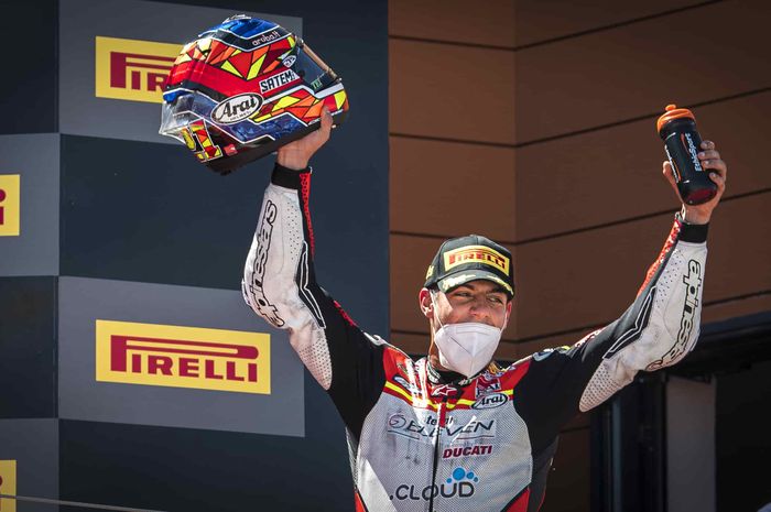 Michael Ruben Rinaldi resmi bergabung Aruba.it Racing Ducati, Chaz Daviez didepak