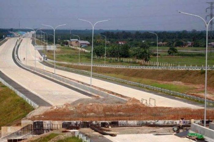 Proses pembangunan ruas tol Muara Enim-Bengkulu