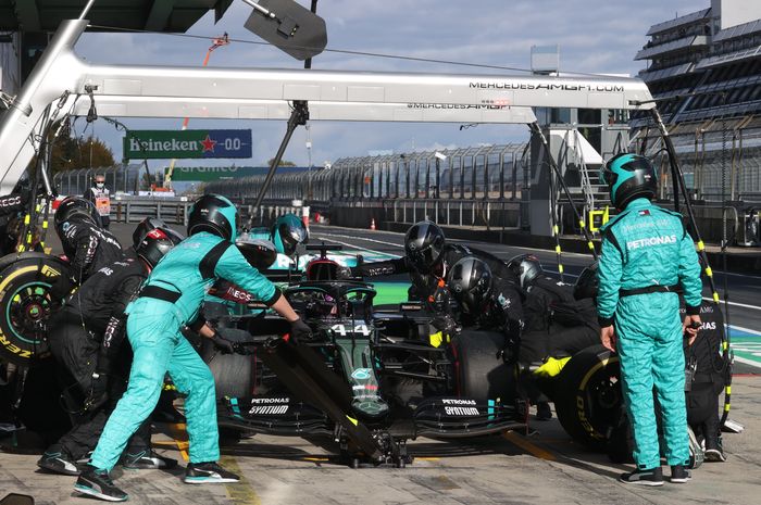 Terlalu Kuat, Mercedes Hentikan upgrade Mobil W11 di F1 2020