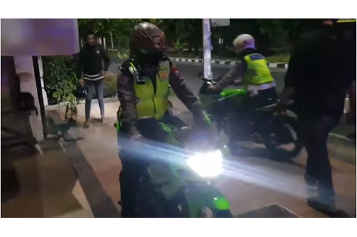 Dua Kawasaki Ninja 150 RR diamankan polisi di Surabaya viral