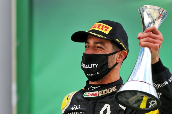 Daniel Ricciardo akhirnya podium saat F1 Jerman di sirkuit Nurburgring. 